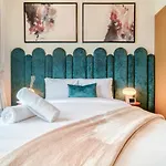 Tropical 2Br At Harbour Views Tower 1 By Deluxe Holiday Homes