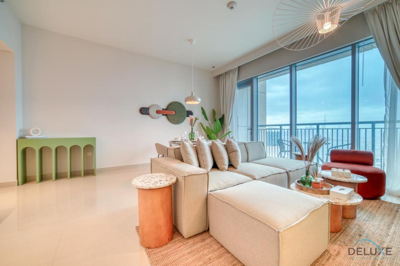 Tropical 2br At Harbour Views Tower 1 By Deluxe Homes Apartment