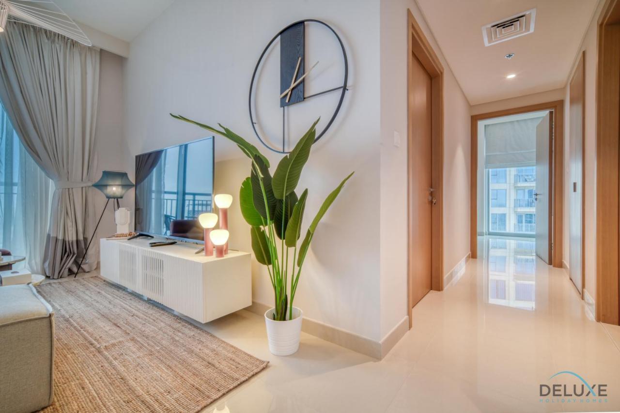 Tropical 2br At Harbour Views Tower 1 By Deluxe Homes Apartment