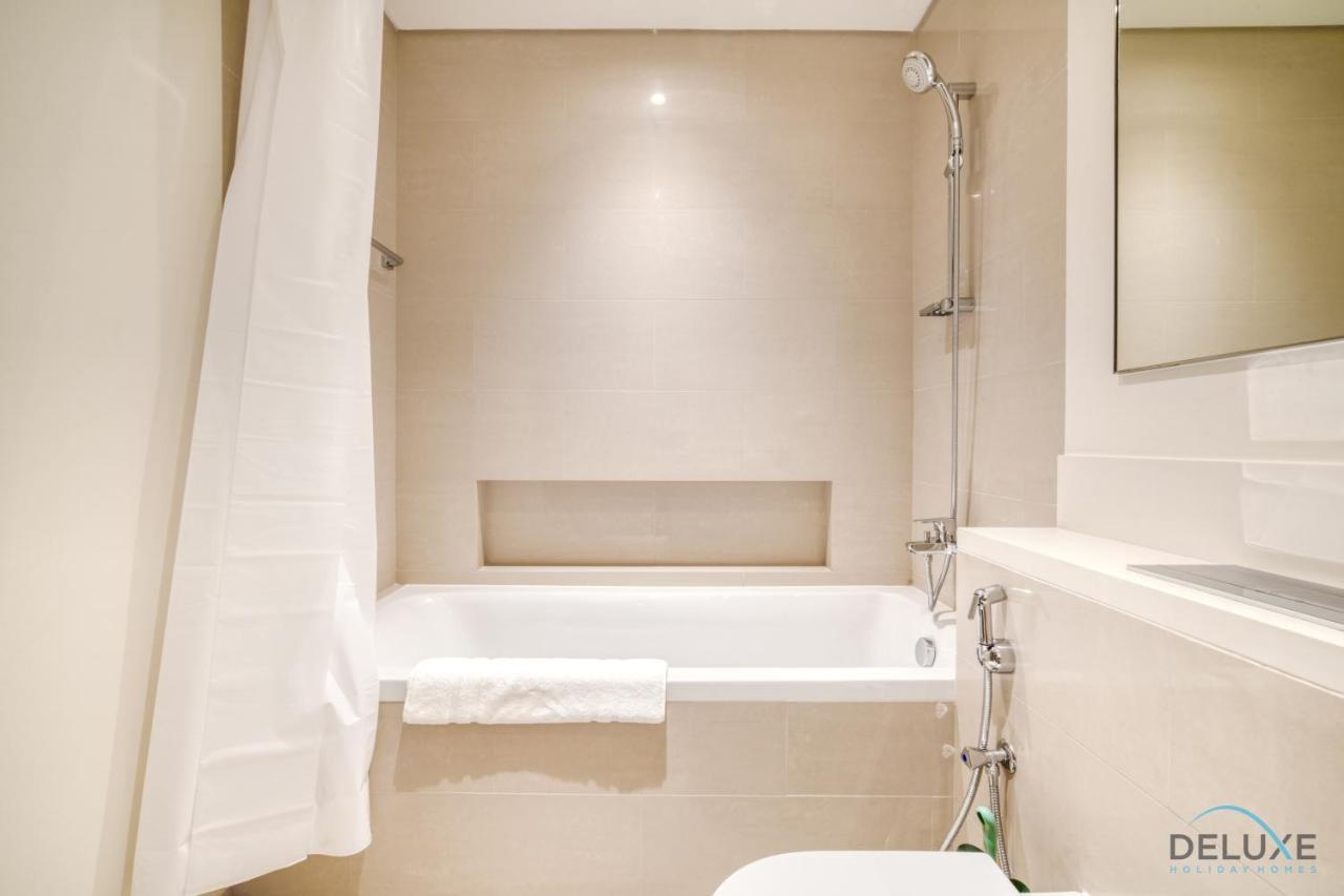 Apartment Tropical 2br At Harbour Views Tower 1 By Deluxe Homes